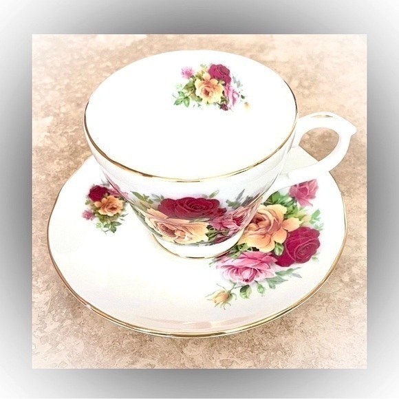 Rose Bud Tea Cup & Saucer Set! - Picture 1 of 5
